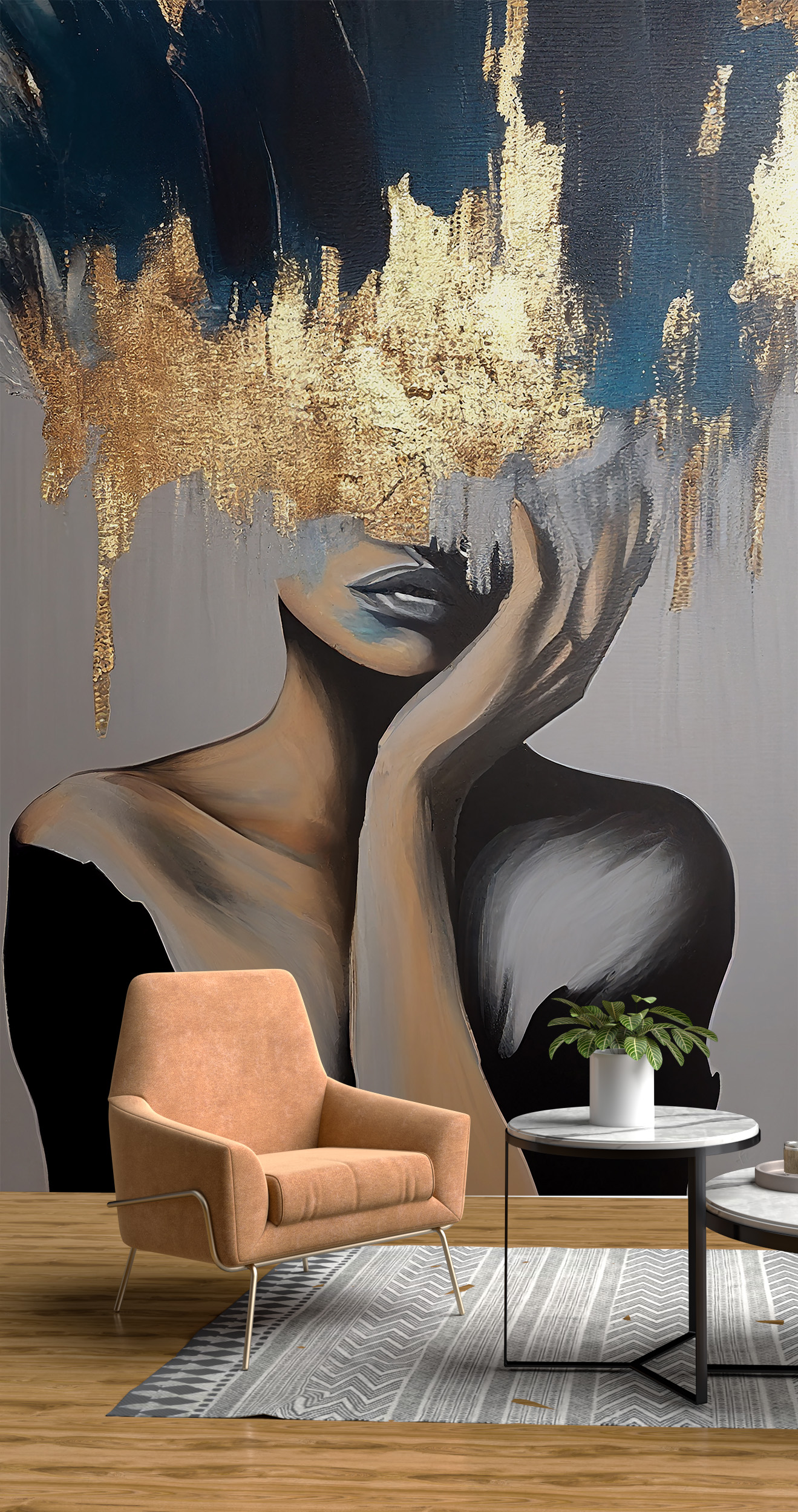 Väggmålning av en kvinna bakom en gyllene gardin